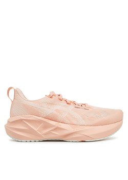 Buty do biegania Asics Novablast 5 1012B765 Czerwony ze sklepu eobuwie.pl w kategorii Buty sportowe damskie - zdjęcie 177594214