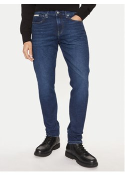 Calvin Klein Jeans Jeansy J30J327007 Granatowy Slim Fit ze sklepu MODIVO w kategorii Jeansy męskie - zdjęcie 177609393