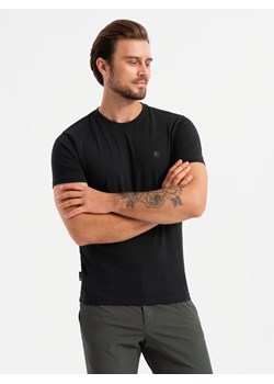 Męska koszulka z okrągłym dekoltem i logotypem SLIM FIT – czarna V3 OM-TSCT-0220 ze sklepu ombre w kategorii T-shirty męskie - zdjęcie 177658803