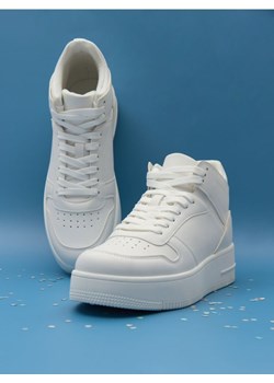 Sinsay - Sneakersy - biały ze sklepu Sinsay w kategorii Buty sportowe damskie - zdjęcie 177787101