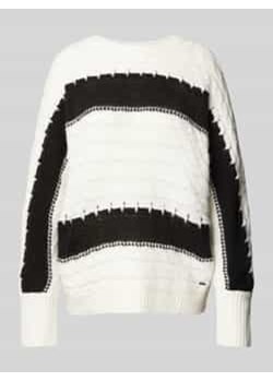Sweter z dzianiny z detalem z logo model ‘LIV’ ze sklepu Peek&Cloppenburg  w kategorii Swetry damskie - zdjęcie 177820042