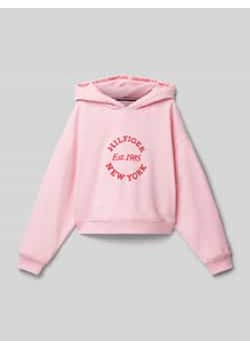 Bluza krótka z kapturem model ‘NEW YORK’ ze sklepu Peek&Cloppenburg  w kategorii Bluzy dziewczęce - zdjęcie 177827611