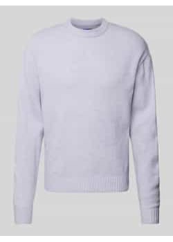 Sweter z dzianiny z prążkowanymi wykończeniami model ‘OLLIE’ ze sklepu Peek&Cloppenburg  w kategorii Swetry męskie - zdjęcie 177837564