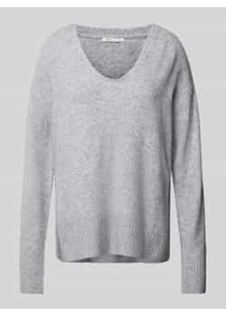 Sweter z dekoltem w serek ze sklepu Peek&Cloppenburg  w kategorii Swetry damskie - zdjęcie 177850184