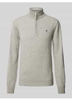 Sweter z dzianiny z wyhaftowanym logo model ‘SUPERFINE’ ze sklepu Peek&Cloppenburg  w kategorii Swetry męskie - zdjęcie 177857540