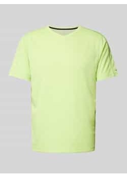 T-shirt z dekoltem w zaokrąglony serek ze sklepu Peek&Cloppenburg  w kategorii T-shirty męskie - zdjęcie 177859131