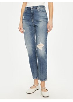 Calvin Klein Jeans Jeansy J20J224513 Niebieski Mom Fit ze sklepu MODIVO w kategorii Jeansy damskie - zdjęcie 177885493