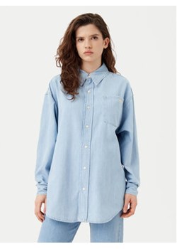 Calvin Klein Jeans Koszula jeansowa J20J225010 Błękitny Oversize ze sklepu MODIVO w kategorii Koszule damskie - zdjęcie 177885731