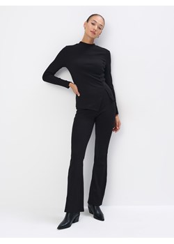 Mohito - Spodnie flare - czarny - id: 536CY-99X - marki Mohito - 177887503 Mohito - Spodnie flare - czarny ze sklepu Mohito w kategorii Spodnie damskie - zdjęcie 177887503