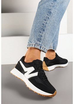 Czarne Sneakersy na Płaskiej Podeszwie z Geometryczną Wstawką Helidi ze sklepu born2be.pl w kategorii Buty sportowe damskie - zdjęcie 177892292