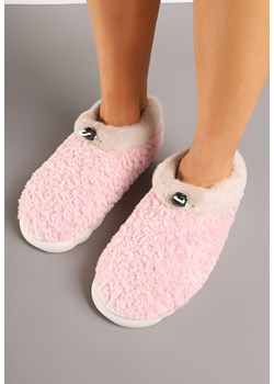 Różowe Kapcie Vices z Futerkiem i Dodatkowym Ściągaczem Calavina - id: C69-45-PINK - marki Renee - 177897541 Różowe Kapcie Vices z Futerkiem i Dodatkowym Ściągaczem Calavina ze sklepu renee.pl w kategorii Kapcie damskie - zdjęcie 177897541