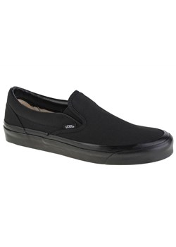 Buty Vans Classic Slip-On VN0A3JEXUCX1 czarne ze sklepu ButyModne.pl w kategorii Trampki damskie - zdjęcie 177968054