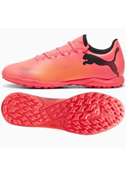 Buty piłkarskie Puma Future 7 Play Tt 107726-03 różowe ze sklepu ButyModne.pl w kategorii Buty sportowe męskie - zdjęcie 177971260