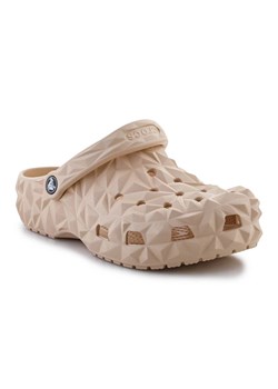 Klapki Crocs Classic Geometric Clog 209563-2DS beżowy ze sklepu ButyModne.pl w kategorii Klapki męskie - zdjęcie 177971360