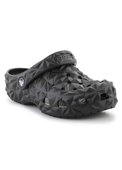 Klapki Crocs Classic Geometric Clog K 209572-001 czarne ze sklepu ButyModne.pl w kategorii Klapki dziecięce - zdjęcie 177971381