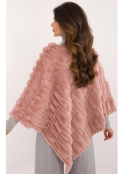 Różowe poncho z eko futra AT-PN-2347.88, Kolor różowy, Rozmiar uniwersalny, WOOL FASHION ITALIA ze sklepu Primodo w kategorii Poncza - zdjęcie 178011234
