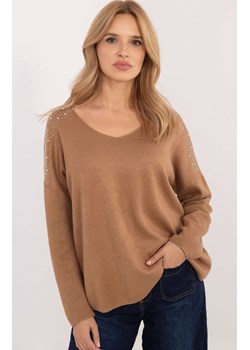 Sweter damski z dżetami camelowy DHJ-SW-17690.21, Kolor camel, Rozmiar uniwersalny, ITALY MODA ze sklepu Primodo w kategorii Swetry damskie - zdjęcie 178011271