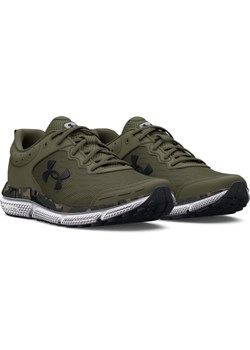 Męskie buty do biegania Under Armour UA Charged Assert 10 Camo - zielone ze sklepu Sportstylestory.com w kategorii Buty sportowe męskie - zdjęcie 178032934