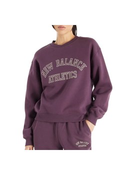 Bluza New Balance WT43516PLN - fioletowa ze sklepu streetstyle24.pl w kategorii Bluzy damskie - zdjęcie 178050194