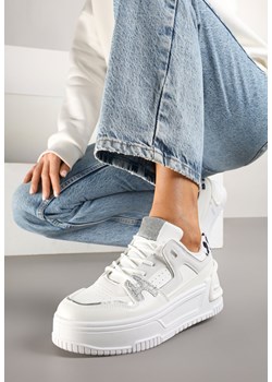 Białe Sneakersy na Tłoczonej Platformie z Geometrycznym Motywem Eloneo ze sklepu renee.pl w kategorii Buty sportowe damskie - zdjęcie 178051403