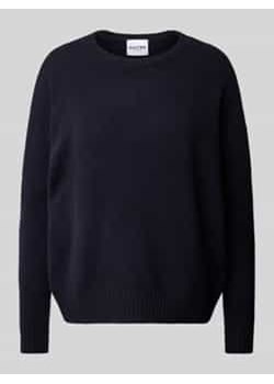 Sweter z dzianiny z wyhaftowanym logo model ‘AMELIE’ ze sklepu Peek&Cloppenburg  w kategorii Swetry damskie - zdjęcie 178070073