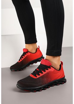 Czarno-Czerwone Buty Sportowe Sneakersy z Tłoczoną Podeszwą Leathrose ze sklepu born2be.pl w kategorii Buty sportowe damskie - zdjęcie 178070992
