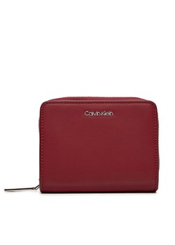 Mały Portfel Damski Calvin Klein Ck Must Medium Zip Around Wallet K60K611937 Czerwony ze sklepu eobuwie.pl w kategorii Portfele damskie - zdjęcie 178085704