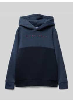 Bluza z kapturem i nadrukiem z logo model ‘STAR’ ze sklepu Peek&Cloppenburg  w kategorii Bluzy chłopięce - zdjęcie 178121361