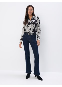 Mohito - Jeansy flare - granatowy - id: 076CX-59J - marki Mohito - 178122040 Mohito - Jeansy flare - granatowy ze sklepu Mohito w kategorii Jeansy damskie - zdjęcie 178122040