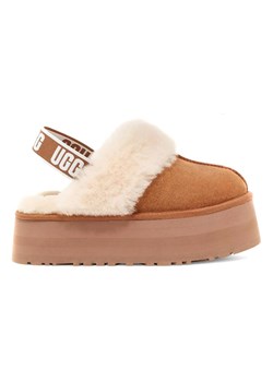 UGG Skórzane kapcie &quot;Funkette&quot; w kolorze jasnobrązowym ze sklepu Limango Polska w kategorii Kapcie damskie - zdjęcie 178126452