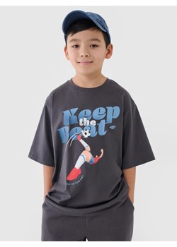 Chłopięcy t-shirt oversize z nadrukiem 4F 4FJASAW24TTSHM2596 - szary ze sklepu Sportstylestory.com w kategorii T-shirty chłopięce - zdjęcie 178152003