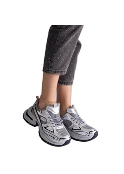 Srebrne sneakersy na masywnej podeszwie srebrny ze sklepu ButyModne.pl w kategorii Buty sportowe damskie - zdjęcie 178153151