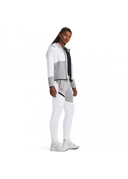 Damskie spodnie treningowe Under Armour Unstoppable Flc Jogger - białe ze sklepu Sportstylestory.com w kategorii Spodnie damskie - zdjęcie 178169694