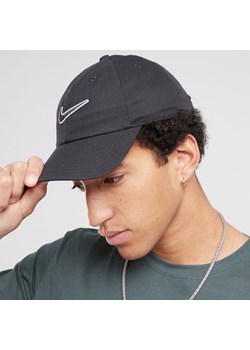 NIKE CZAPKA U NK CLUB CAP U CB SWSH L ze sklepu JD Sports  w kategorii Czapki z daszkiem męskie - zdjęcie 178192431