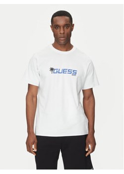 Guess T-Shirt F5GI06 I3Z14 Biały Regular Fit ze sklepu MODIVO w kategorii T-shirty męskie - zdjęcie 178201313