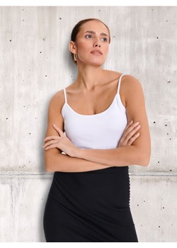Sinsay - Gładki top na ramiączkach - biały - id: 6926F-00X - marki Sinsay - 178204452 Sinsay - Gładki top na ramiączkach - biały ze sklepu Sinsay w kategorii Bluzki damskie - zdjęcie 178204452