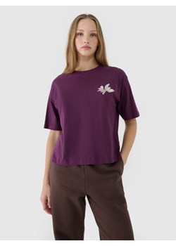 Damski t-shirt oversize z nadrukiem 4F 4FWSS25TTSHF1996 - fioletowy ze sklepu Sportstylestory.com w kategorii Bluzki damskie - zdjęcie 178209721