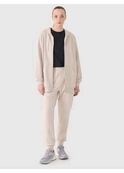 Damska bluza dresowa rozpinana z kapturem 4F 4FRSS25TSWSF2152 - beżowa ze sklepu Sportstylestory.com w kategorii Bluzy damskie - zdjęcie 178220952
