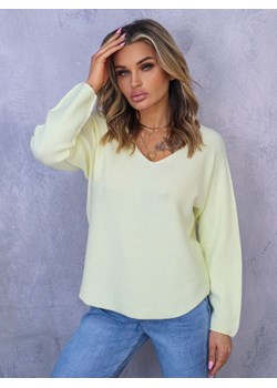 SWETER OVERSIZE Z DEKOLTEM W SEREK- ŻÓŁTY ze sklepu olika.com.pl w kategorii Swetry damskie - zdjęcie 178225261