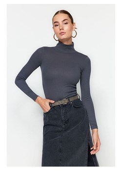 trendyol Koszulka w kolorze antracytowym ze sklepu Limango Polska w kategorii Bluzki damskie - zdjęcie 178232984