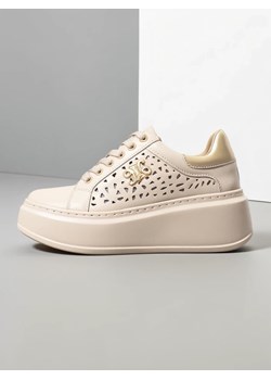 Royalfashion Sportowe sneakersy damskie ażurowe Jovixi ze sklepu royalfashion.pl w kategorii Buty sportowe damskie - zdjęcie 178258900