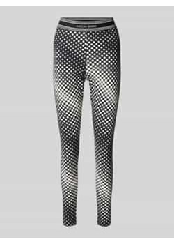 Legginsy o kroju skinny fit z elastycznym pasem z logo ze sklepu Peek&Cloppenburg  w kategorii Spodnie damskie - zdjęcie 178273861