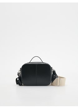 Reserved - Torebka crossbody z brelokiem - czarny ze sklepu Reserved w kategorii Torebki damskie - zdjęcie 178276740