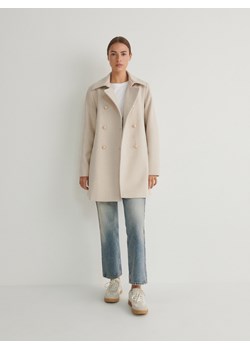 Reserved - Płaszcz z dekoracyjnymi guzikami - kremowy ze sklepu Reserved w kategorii Płaszcze damskie - zdjęcie 178278531