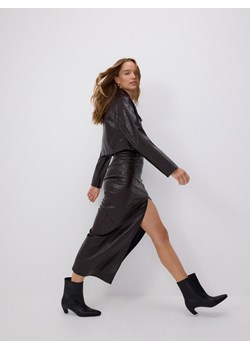 Reserved - Krótka kurtka z kołnierzykiem - mahoniowy ze sklepu Reserved w kategorii Kurtki damskie - zdjęcie 178280300