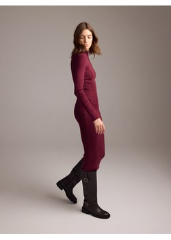 Reserved - Prążkowana sukienka midi z półgolfem - karminowy ze sklepu Reserved w kategorii Sukienki - zdjęcie 178327981