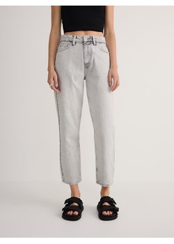 Reserved - Jeansy mom fit - jasnoszary ze sklepu Reserved w kategorii Jeansy damskie - zdjęcie 178328582