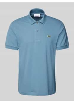 Koszulka polo o kroju classic fit z naszywką z logo ze sklepu Peek&Cloppenburg  w kategorii T-shirty męskie - zdjęcie 178345451