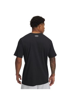 Męski t-shirt z nadrukiem Under Armour UA Camo Chest Stripe SS - czarny ze sklepu Sportstylestory.com w kategorii T-shirty męskie - zdjęcie 178345781