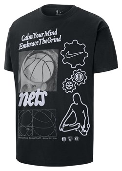 T-shirt męski Nike NBA Max90 Brooklyn Nets Courtside - Czerń ze sklepu Nike poland w kategorii T-shirty męskie - zdjęcie 178345882